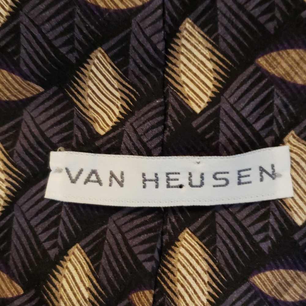 Silk tie